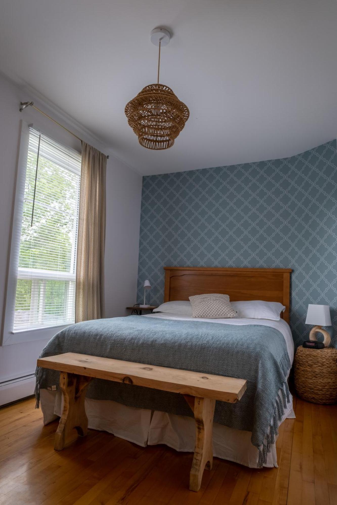 Au Coq Du Bonheur Bed & Breakfast Magog Eksteriør bilde