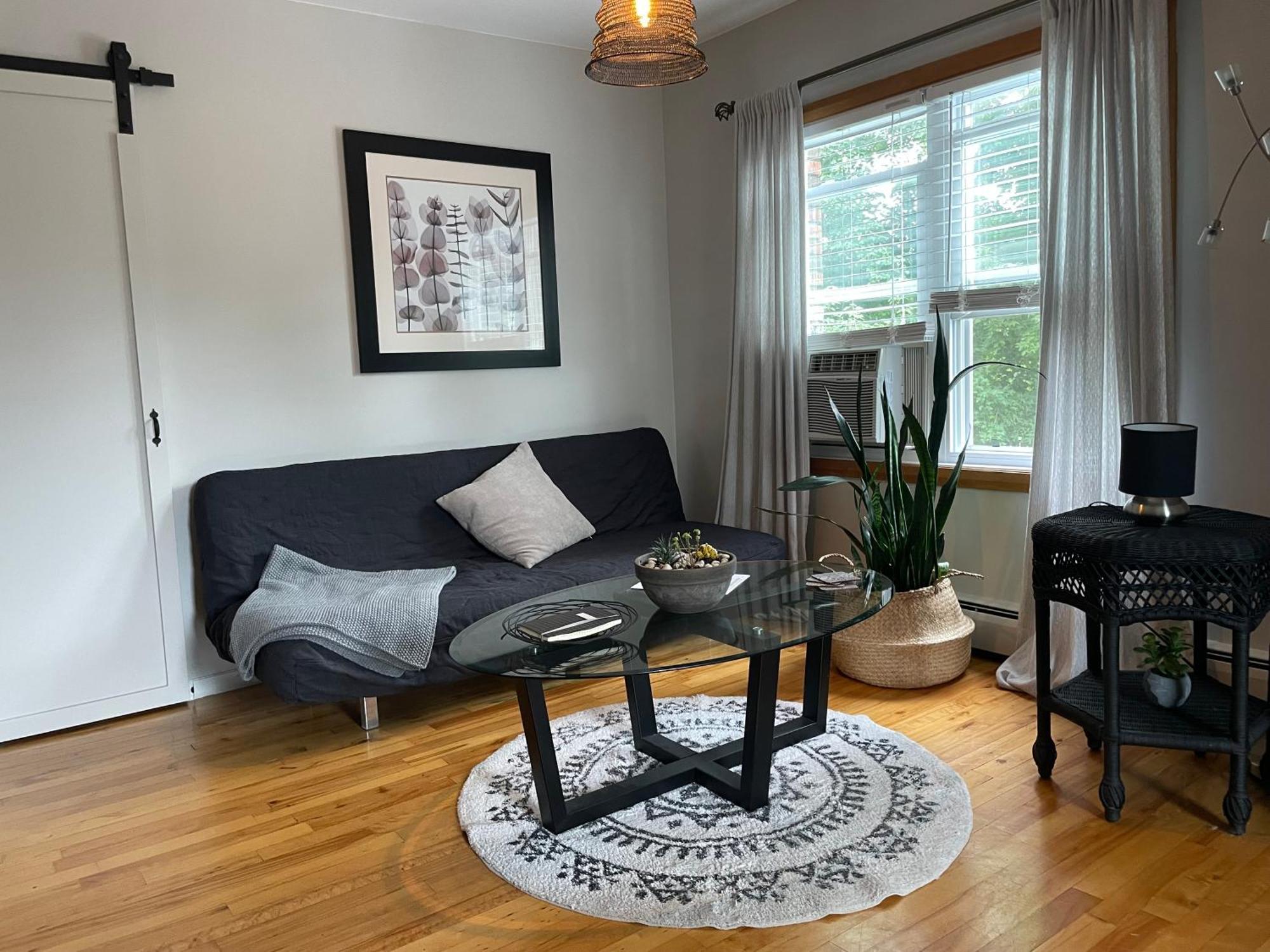 Au Coq Du Bonheur Bed & Breakfast Magog Eksteriør bilde