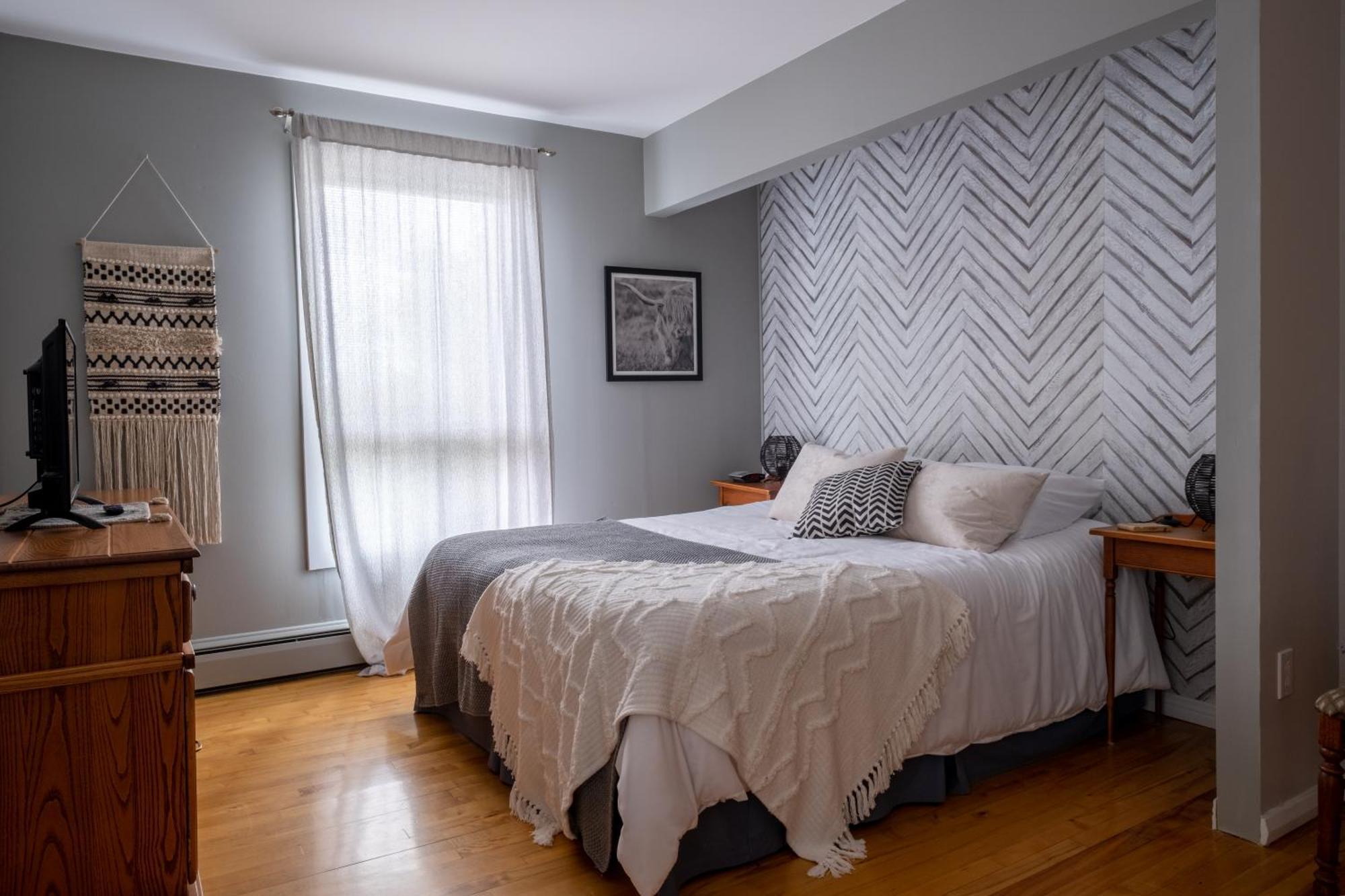 Au Coq Du Bonheur Bed & Breakfast Magog Eksteriør bilde